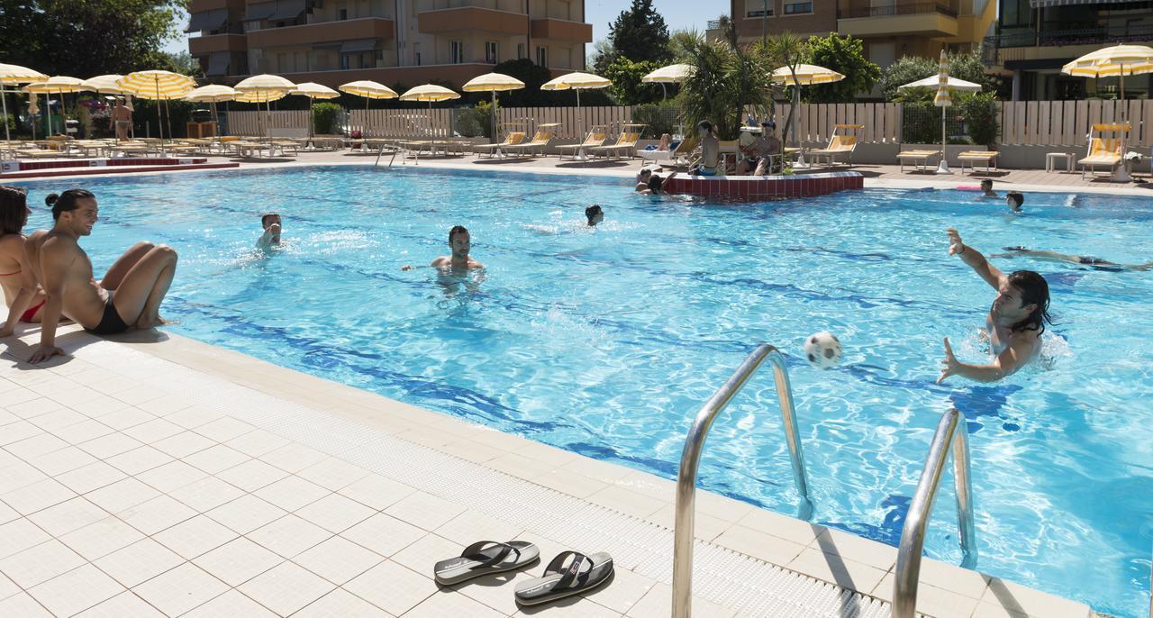 Solemare Hotel E Residence Misano Adriatico Exterior photo